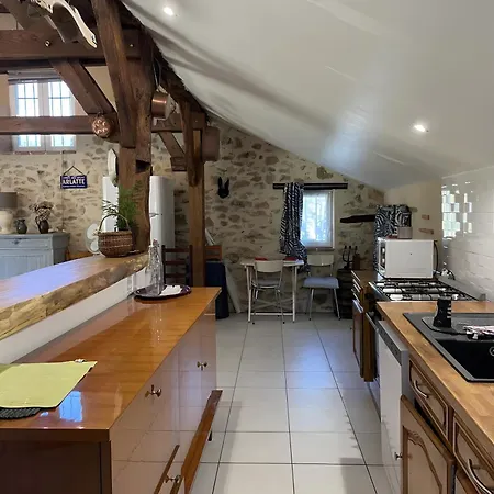 Maison Chaleureuse En Pleine Nature